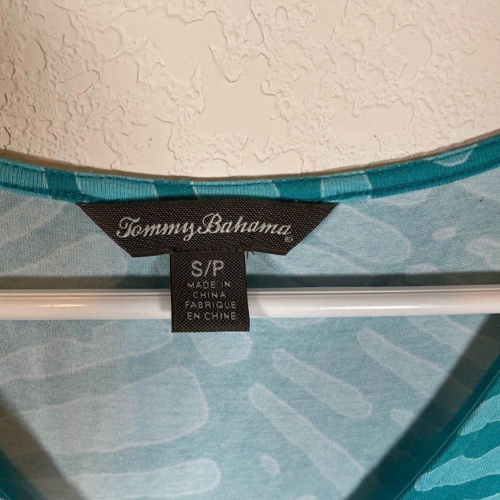 Tommy Bahama V-Neck Sleeveless Shell Print Turquoise Dress - Picture 5 of 6
